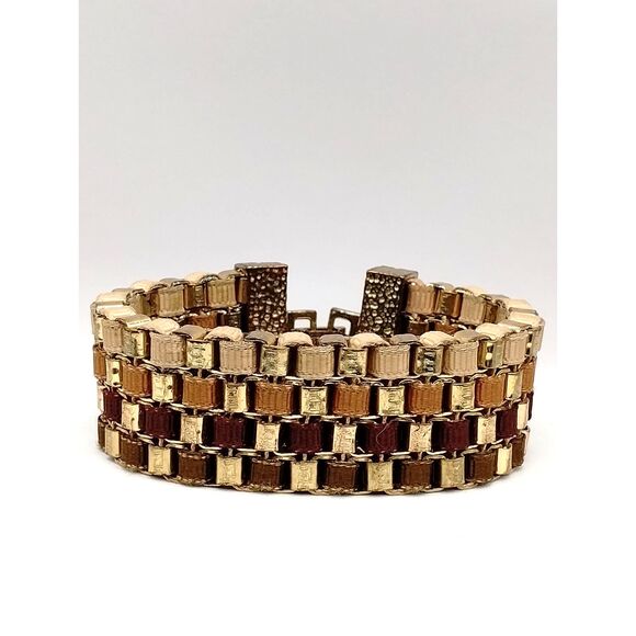 Vintage Multi-Medium Grouping of Necklaces and Bracelets Wood Faux Pearls - Picture 5 of 11